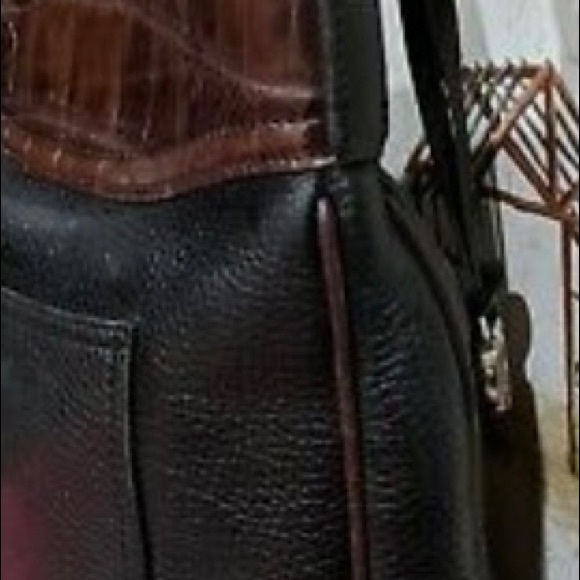 BRIGHTON  VINTAGE  BLACK  AND BROWN  LEATHER  SHOULDER  HANDBAG. - Picture 4 of 8
